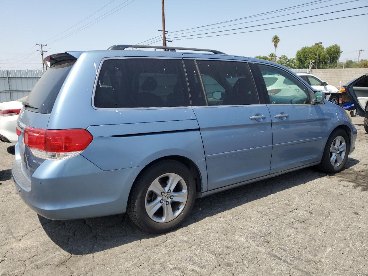 2008 Honda Odyssey Touring - Image 3