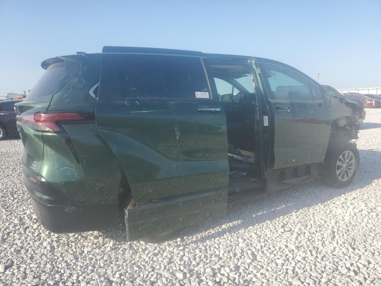 2021 Toyota Sienna Xle - Фото 3