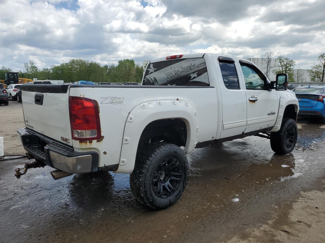 2011 GMC Sierra K1500 Sl - Image 3