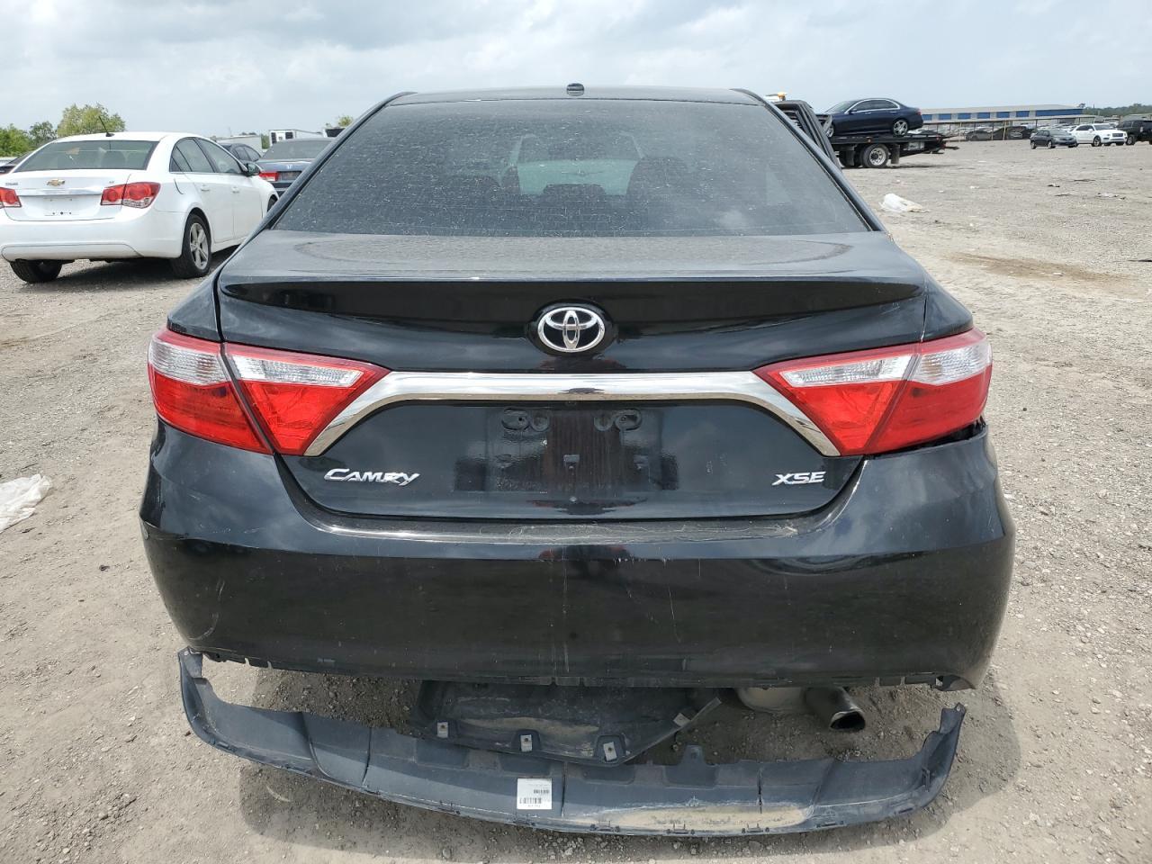 2017 Toyota Camry Le - Image 6