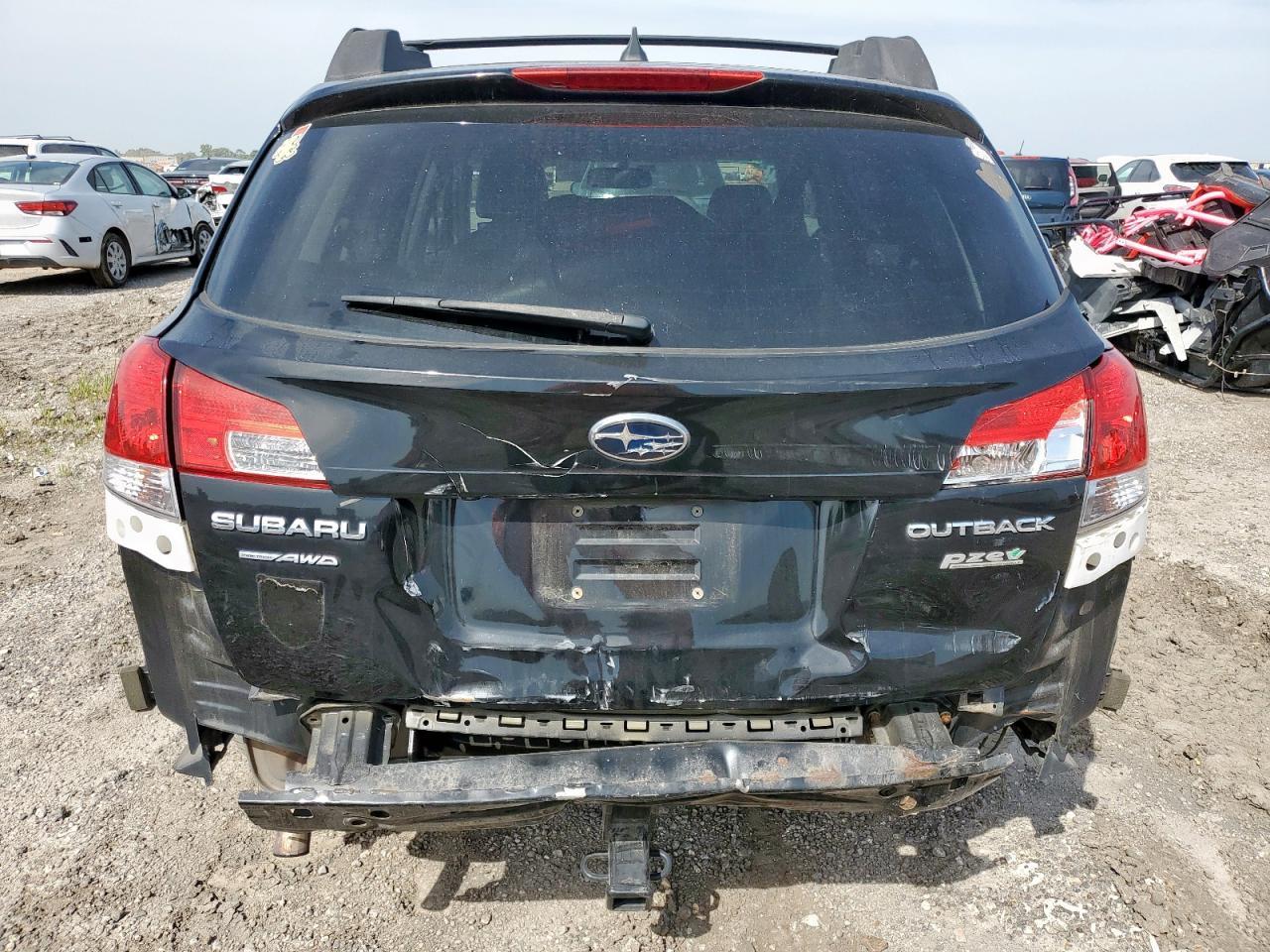 2013 Subaru Outback 2.5I Limited - Image 6