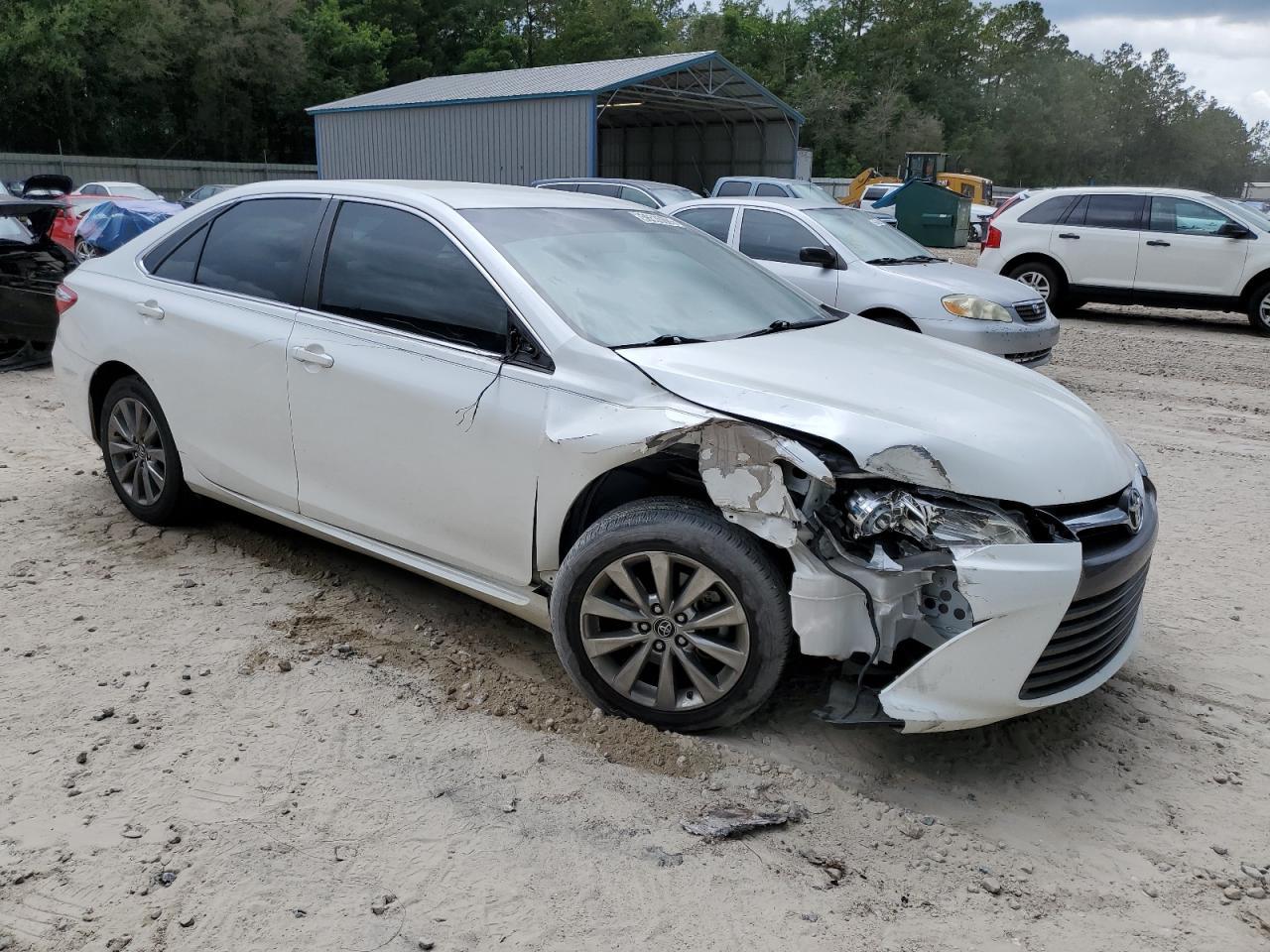 2017 Toyota Camry Le - Image 4