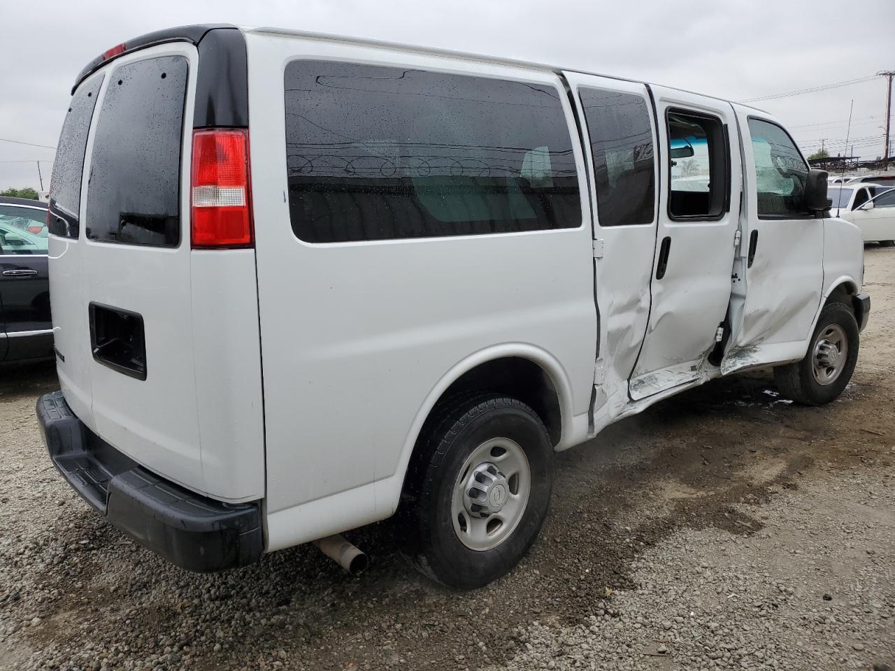 2019 Chevrolet Express G2500 Ls - Фото 3