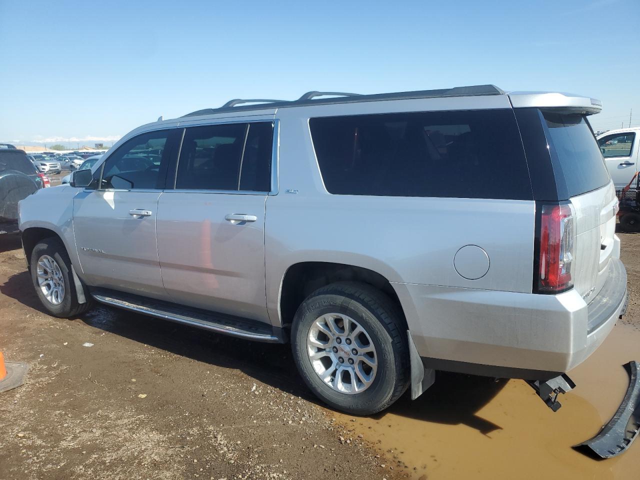 2017 GMC Yukon Xl K1500 Slt - Фото 2