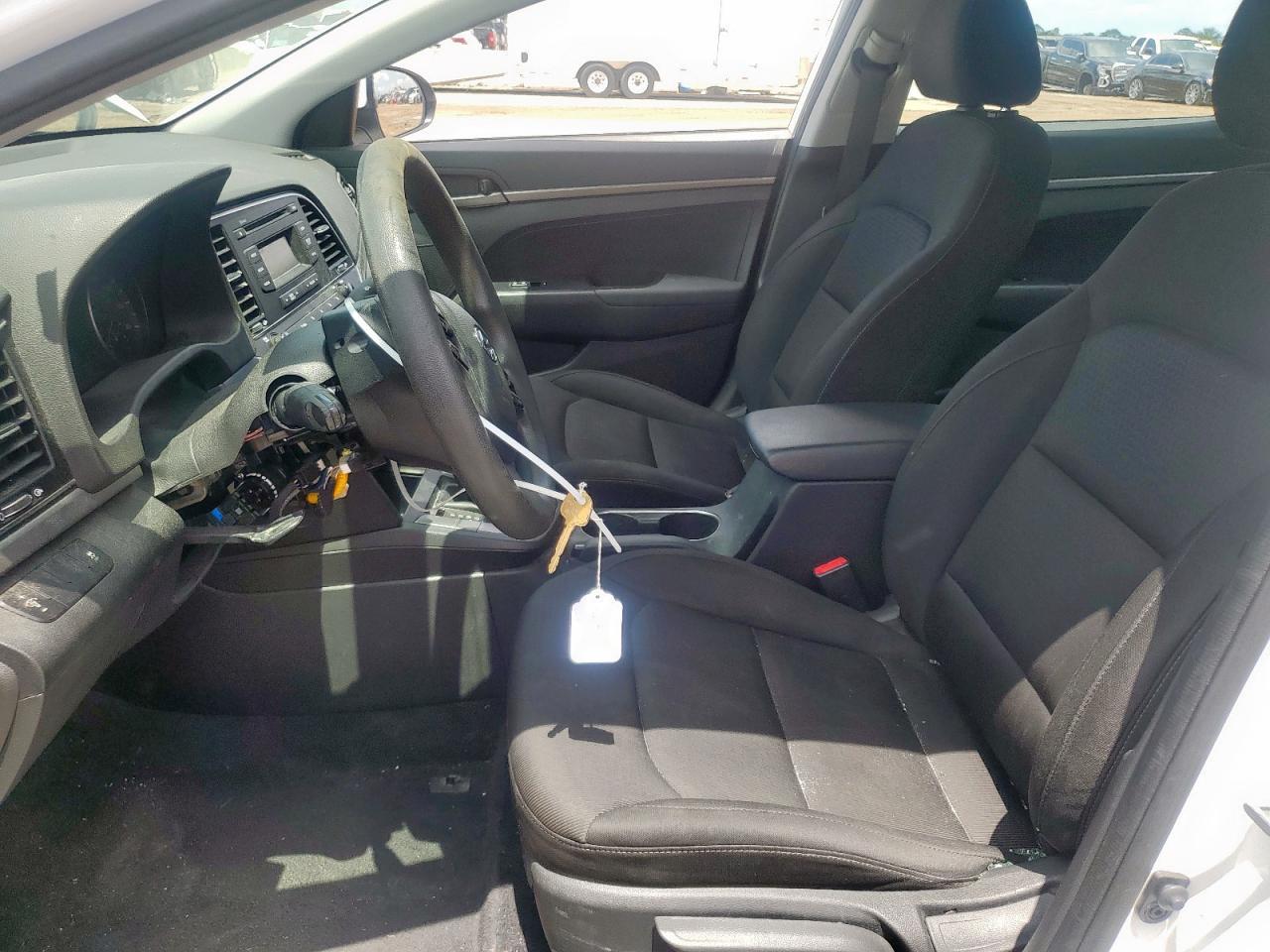 2018 Hyundai Elantra Se - Image 7