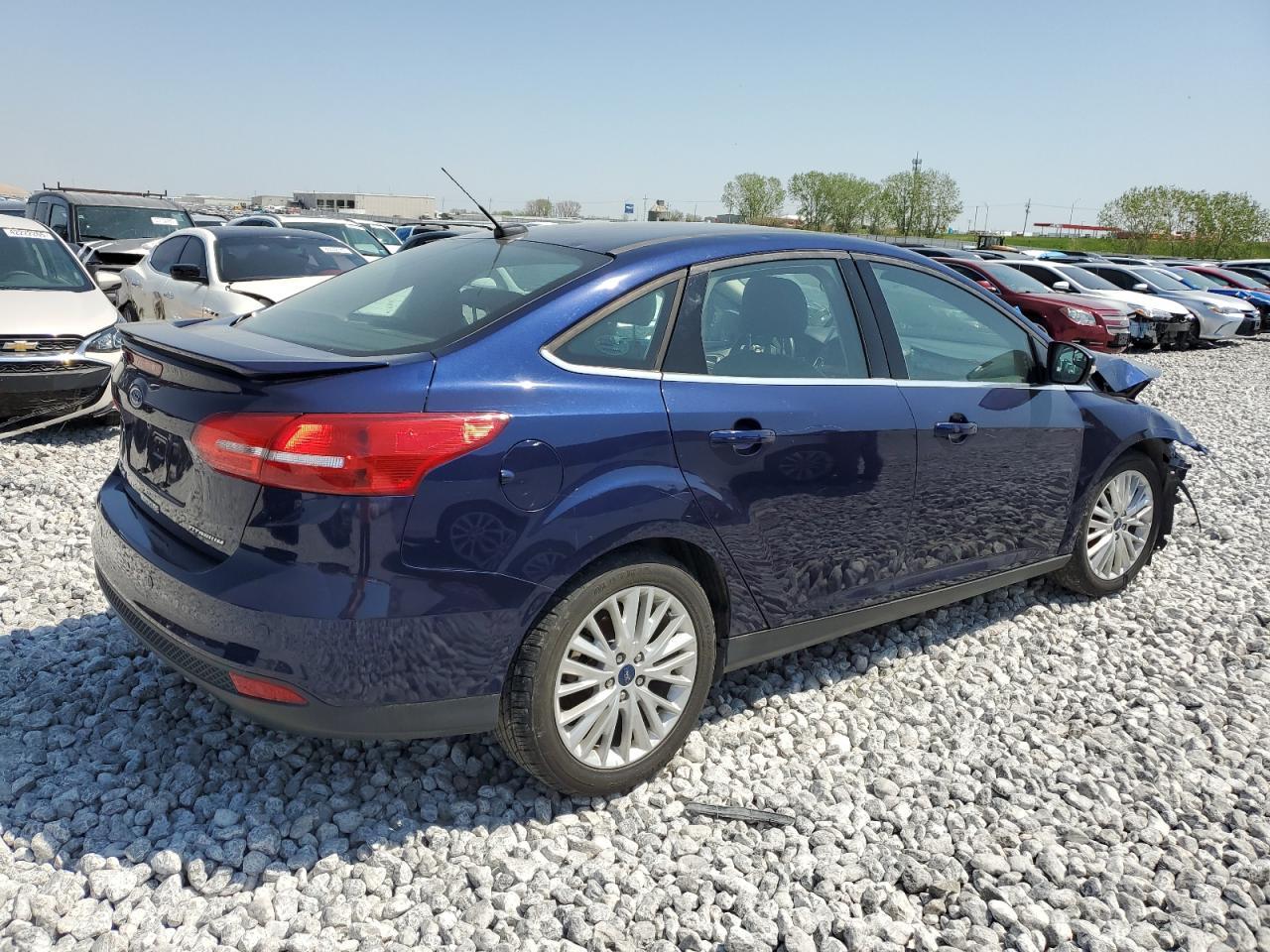 2017 Ford Focus Titanium - Фото 3