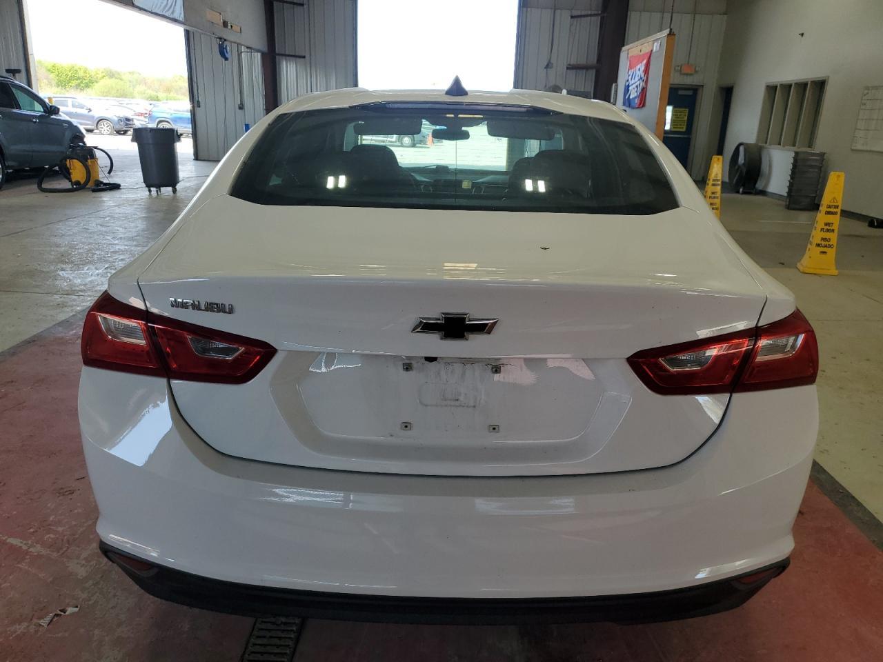 2022 Chevrolet Malibu Ls - Фото 6