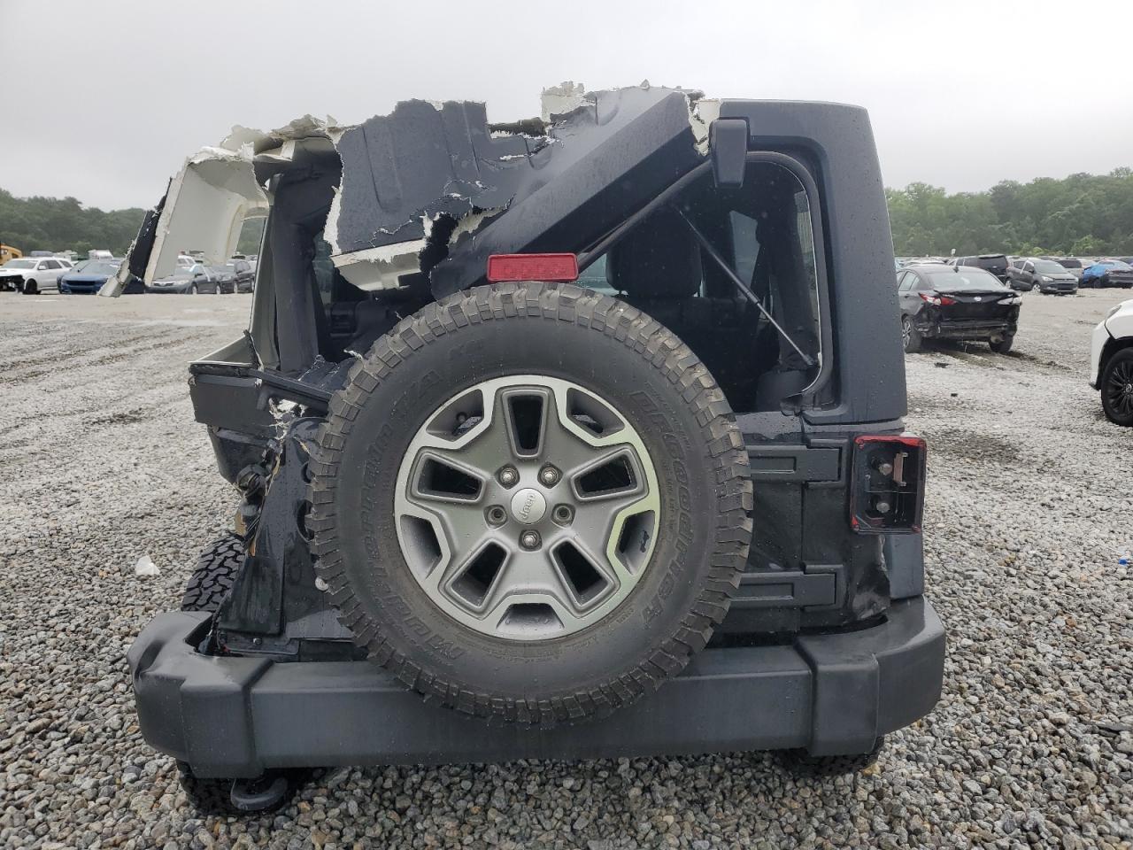 2014 Jeep Wrangler Unlimited Rubicon - Image 6