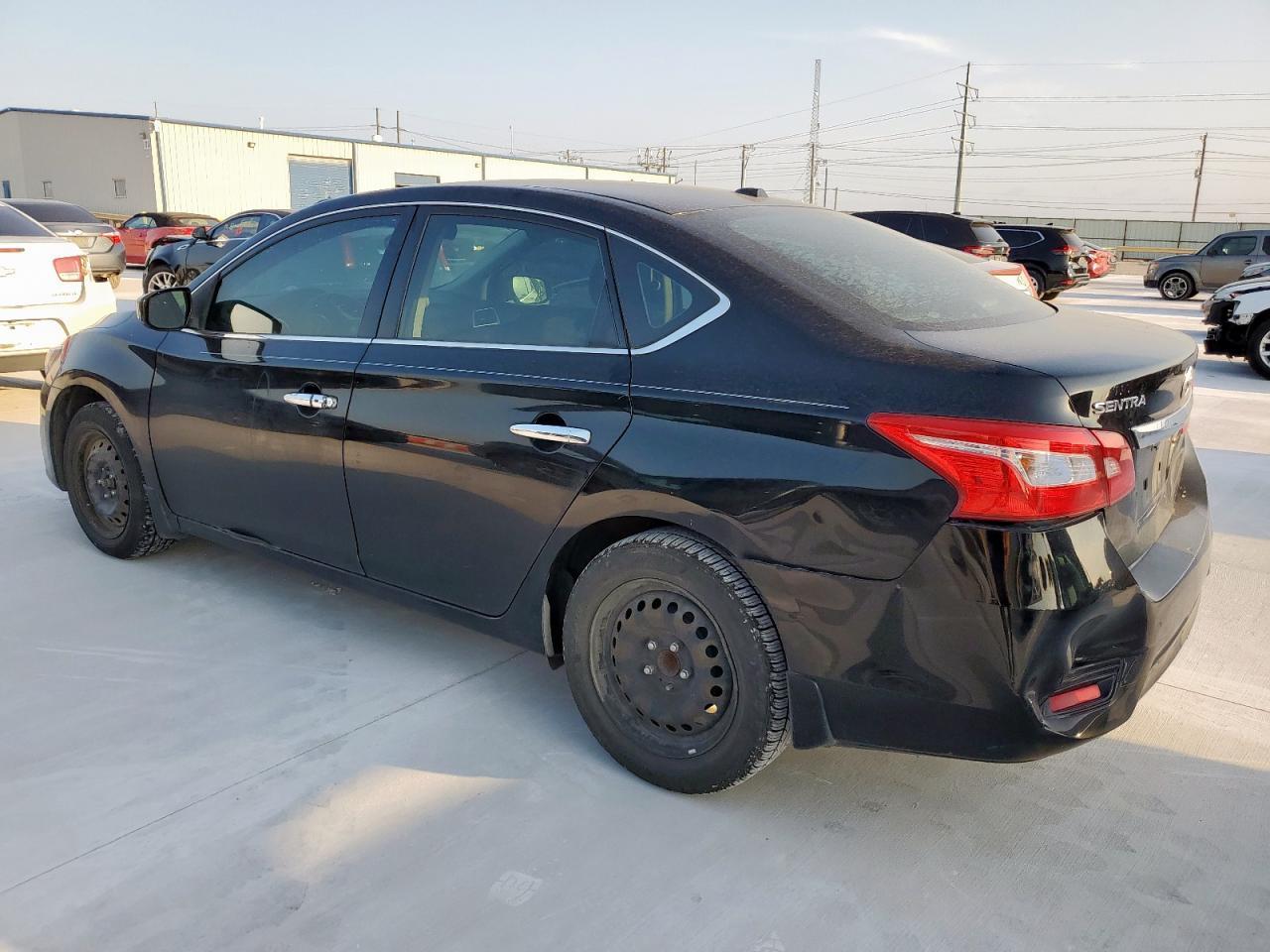 2017 Nissan Sentra S - Фото 2