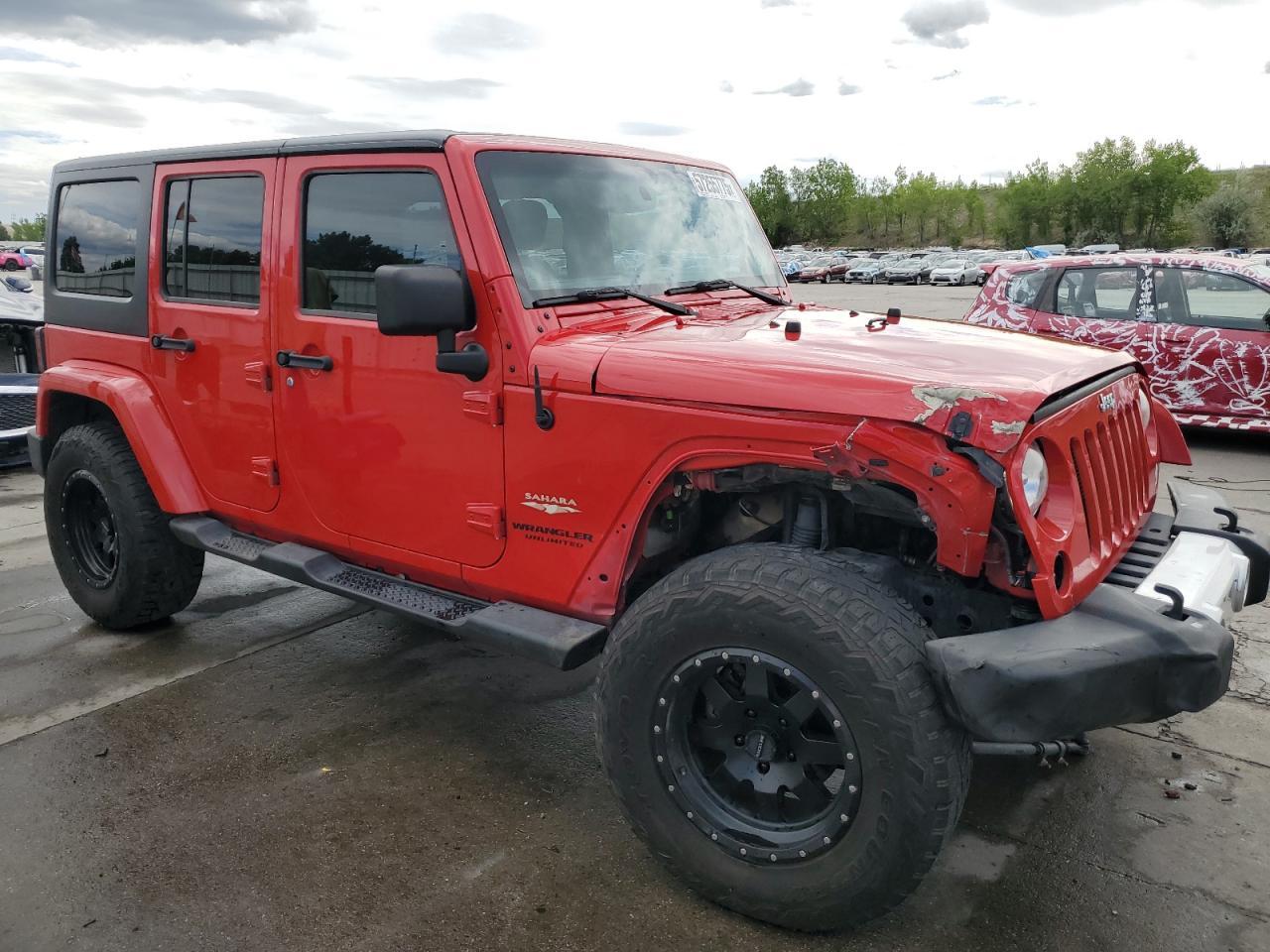2014 Jeep Wrangler Unlimited Sahara - Image 4