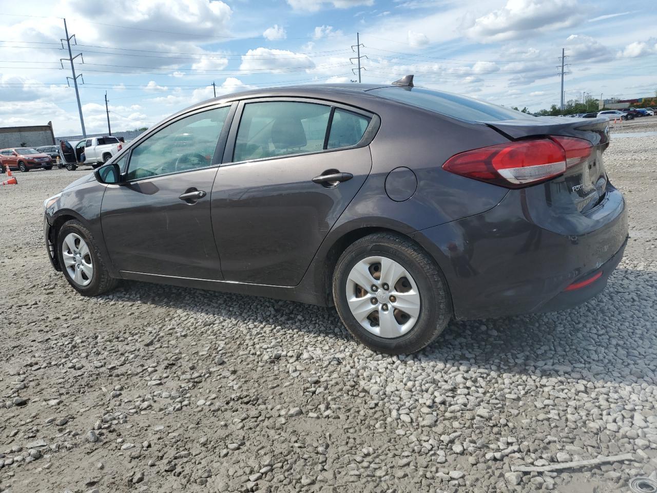 2018 Kia Forte Lx - Image 2