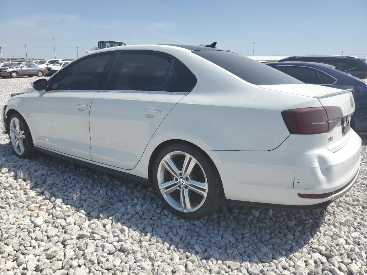 2017 Volkswagen Jetta Gli - Image 2