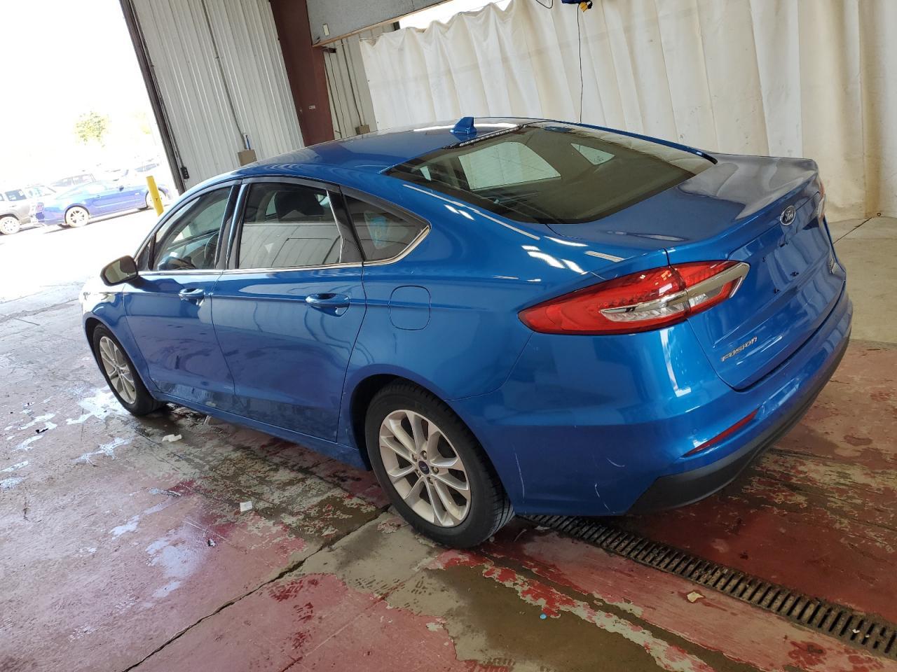 2020 Ford Fusion Se - Фото 2