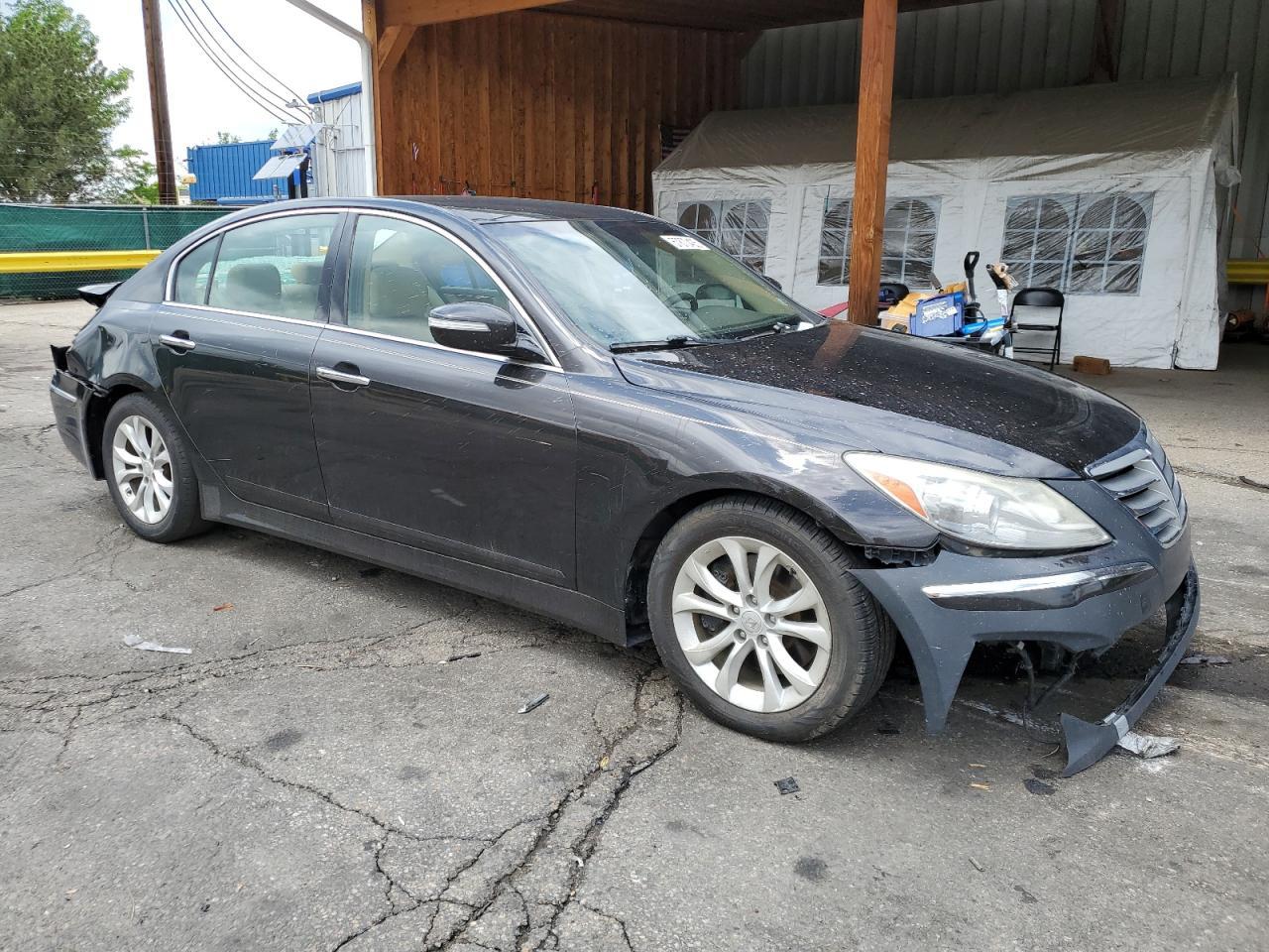 2013 Hyundai Genesis 3.8L - Фото 4