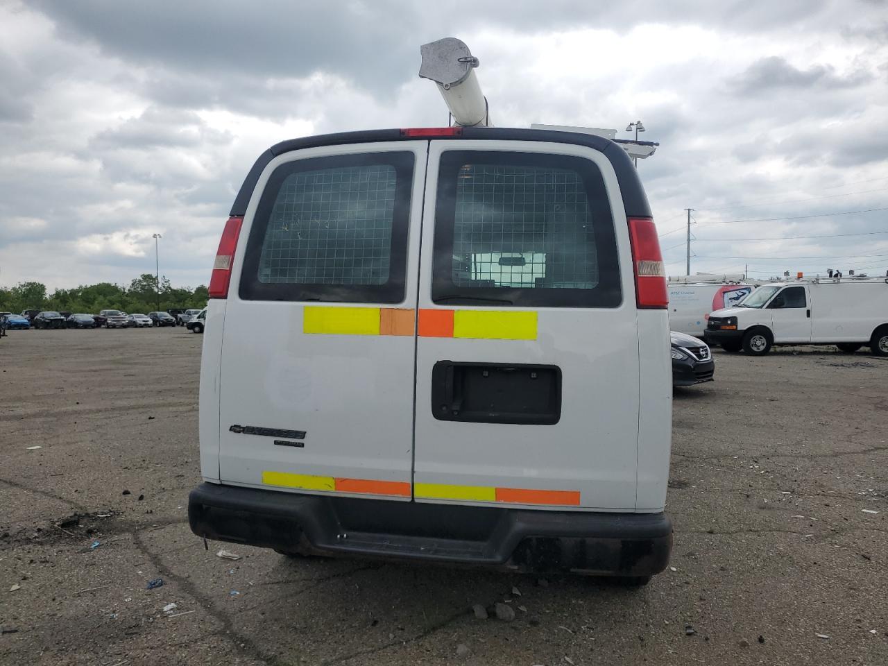 2013 Chevrolet Express G2500 - Image 6