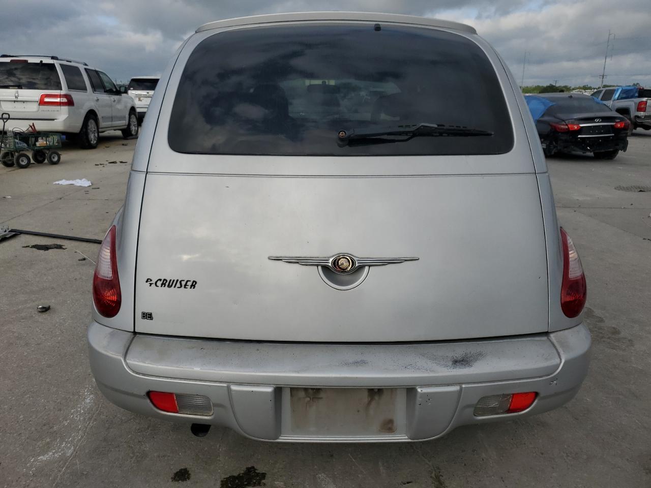 2010 Chrysler Pt Cruiser - Image 6