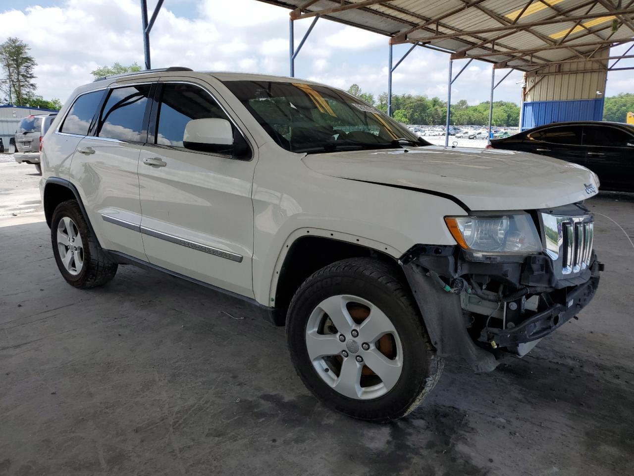 2011 Jeep Grand Cherokee Laredo - Image 4