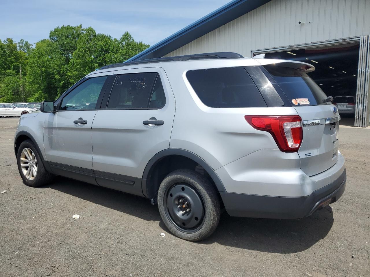 2016 Ford Explorer - Фото 2