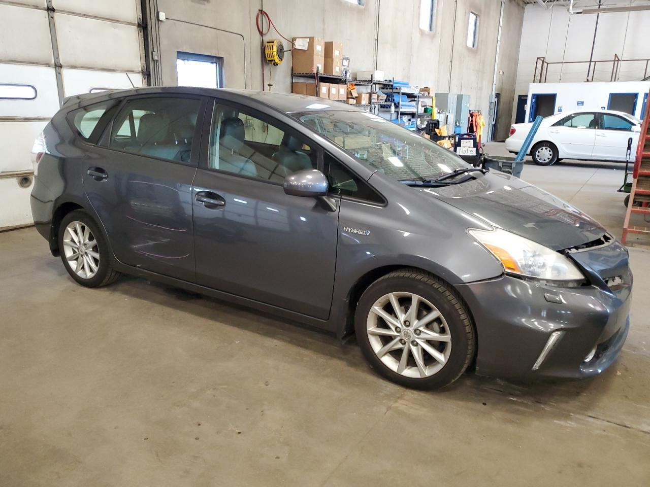2012 Toyota Prius V - Фото 4