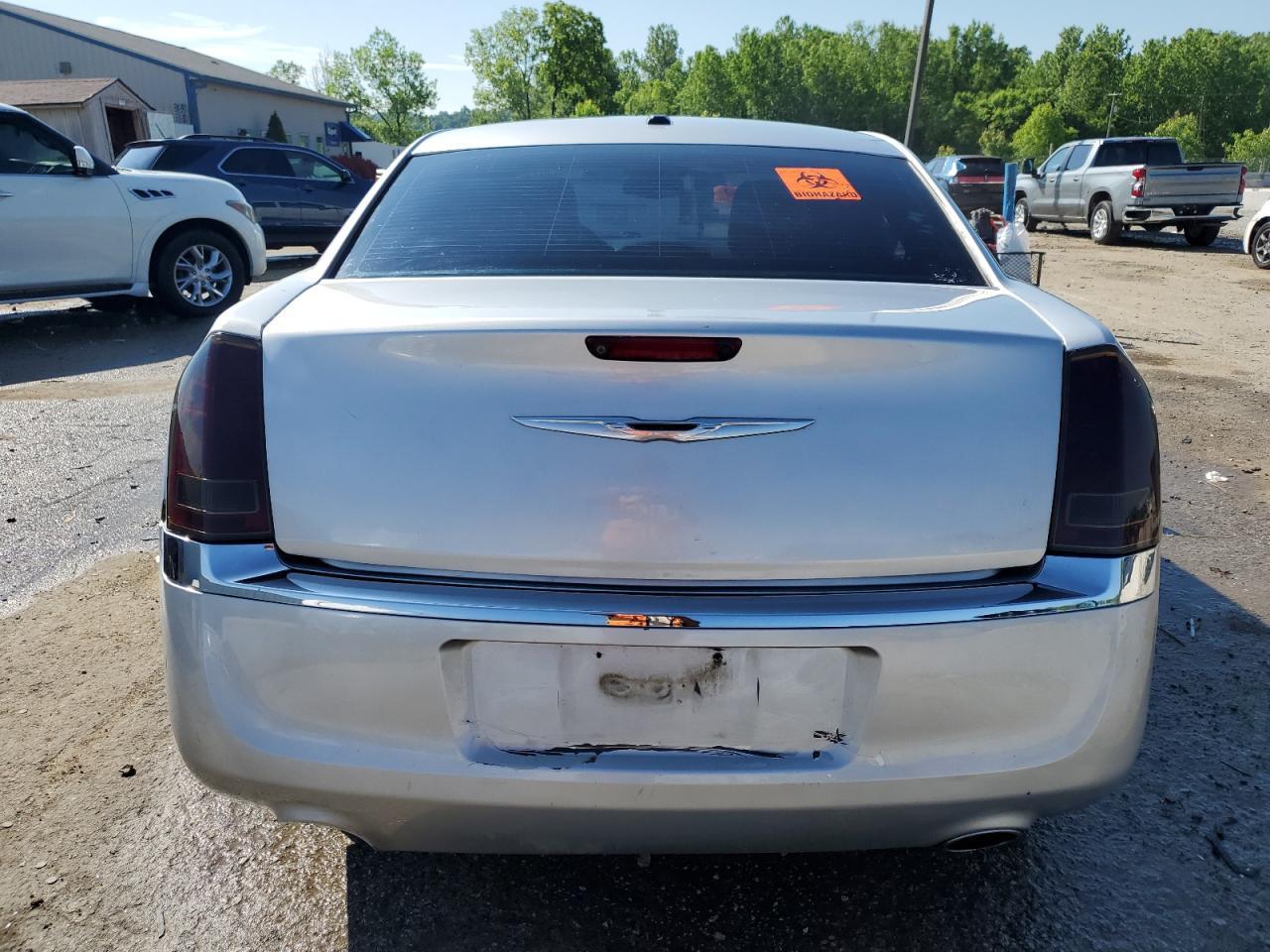 2012 Chrysler 300 Limited - Image 6