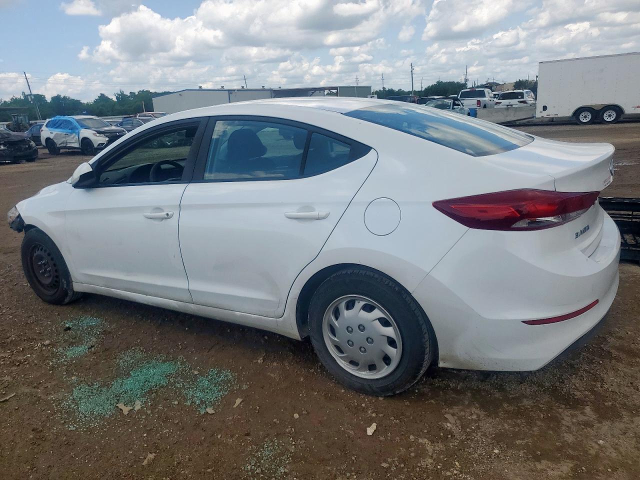 2018 Hyundai Elantra Se - Image 2