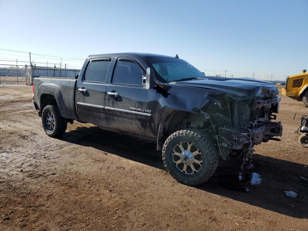 2012 GMC Sierra K2500 Denali - Image 4