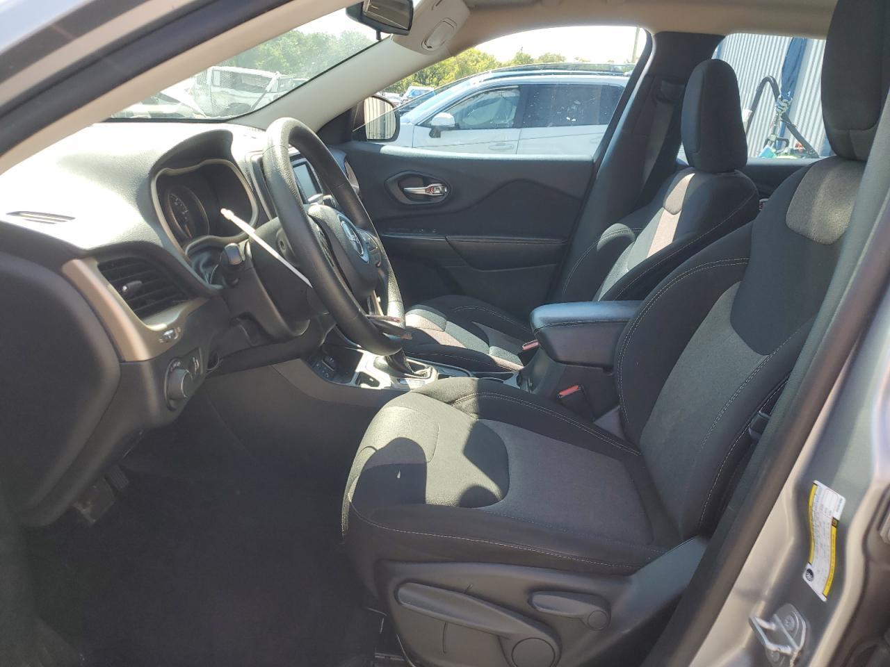 2016 Jeep Cherokee Sport - Фото 7