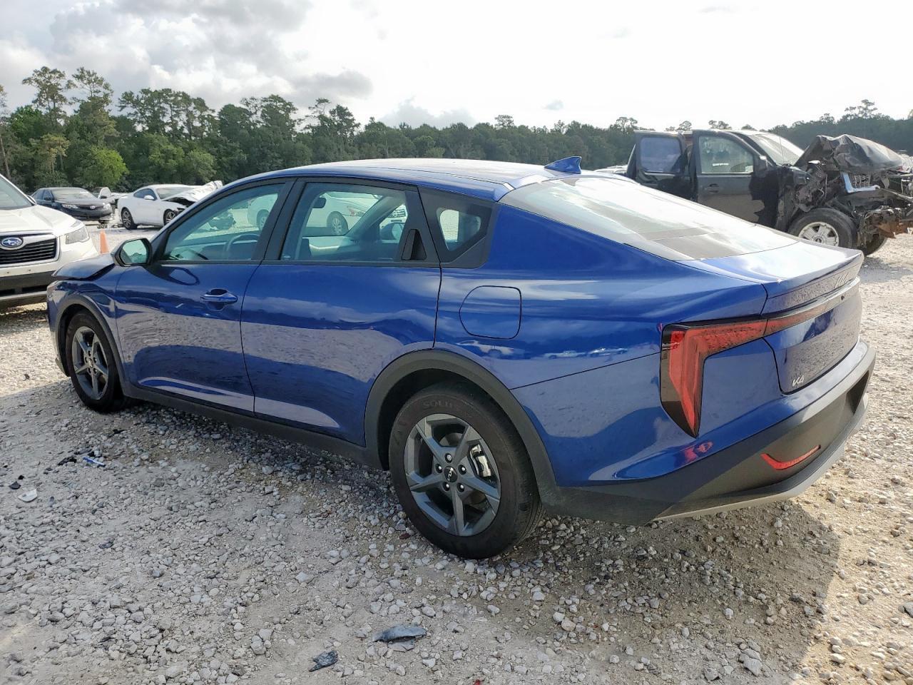 2025 Kia K4 Lx - Image 2