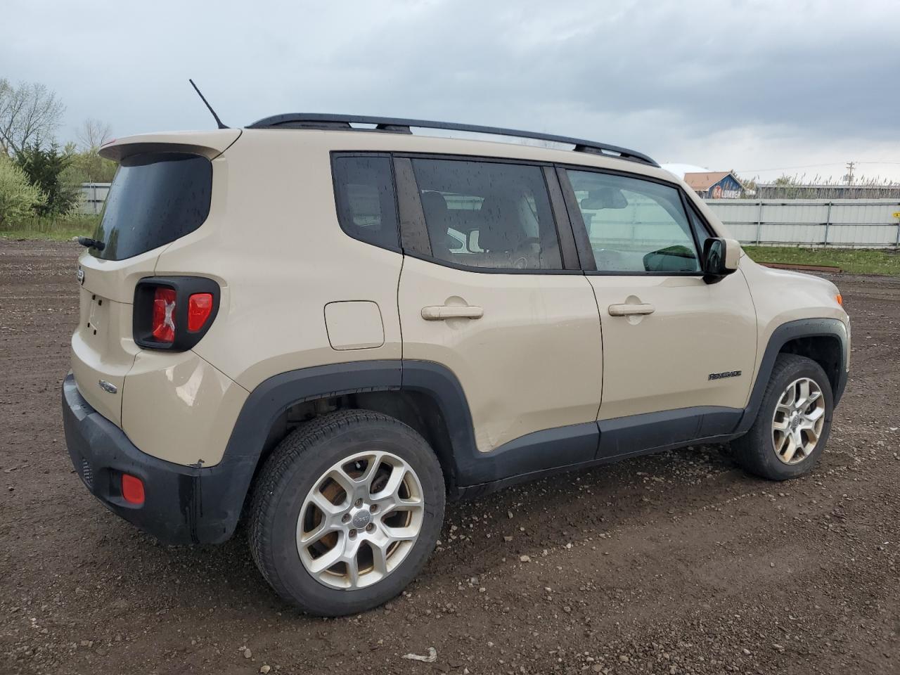 2015 Jeep Renegade Latitude - Image 3