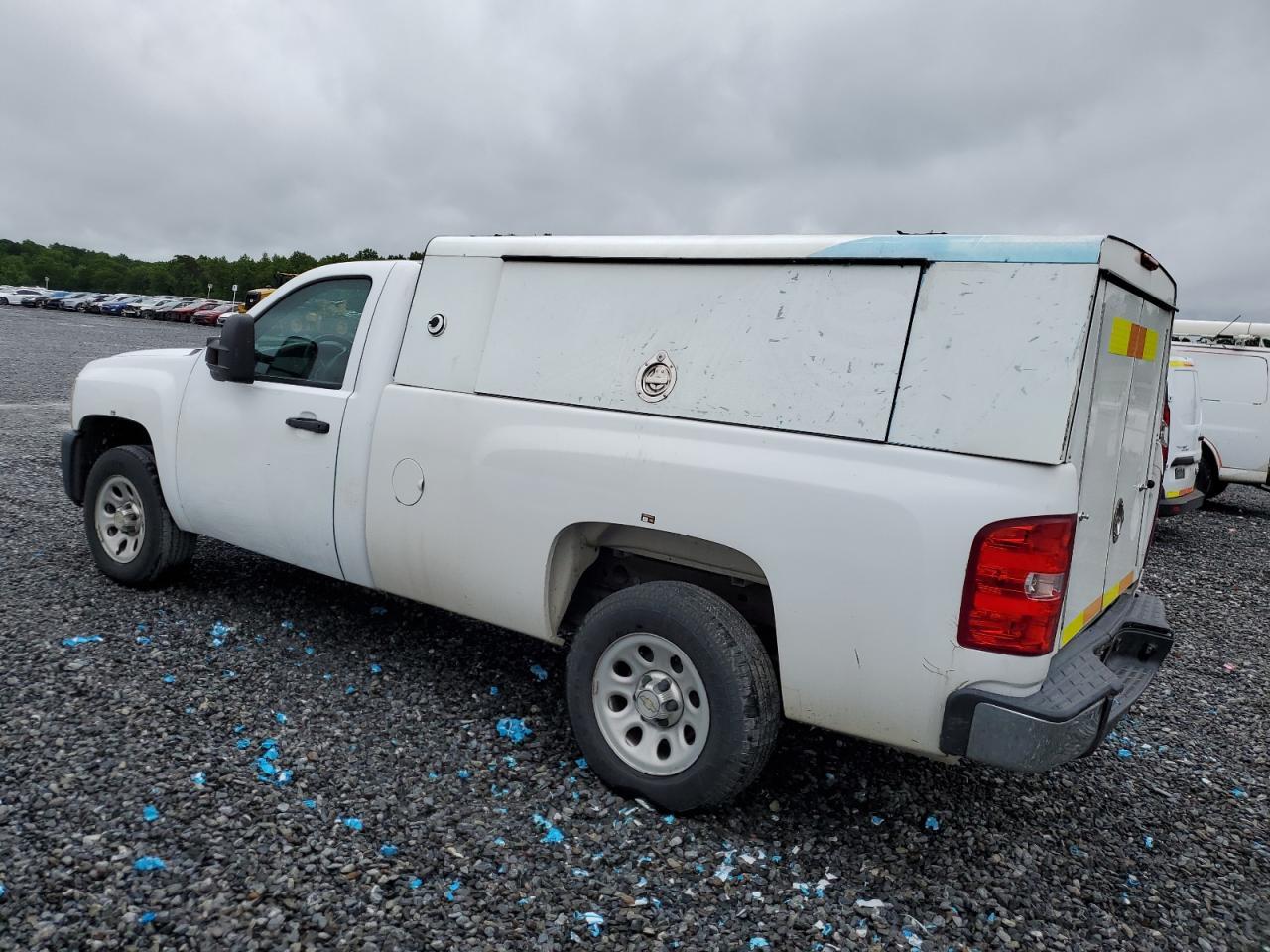 2013 Chevrolet Silverado C1500 - Image 2