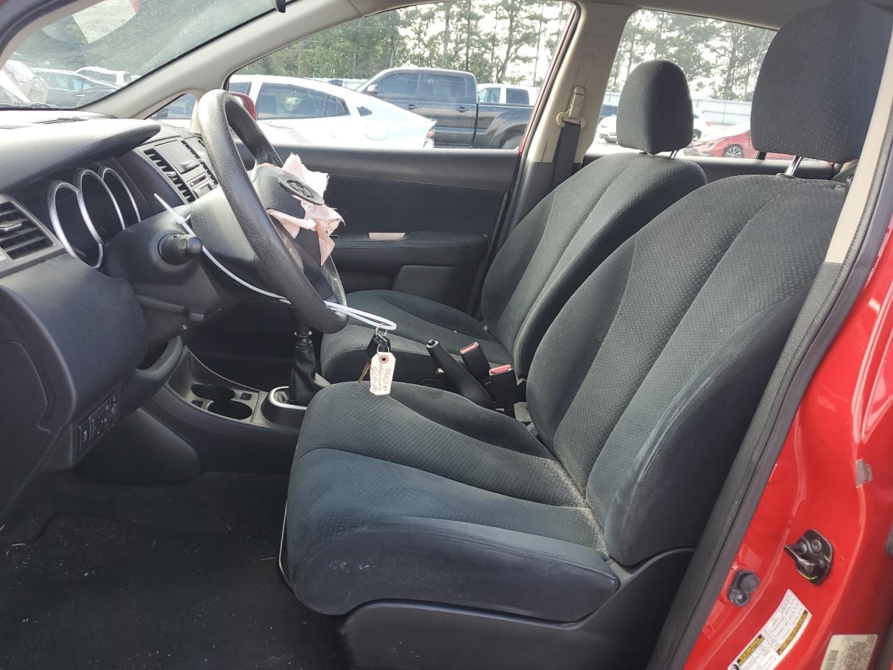 2010 Nissan Versa S - Фото 7