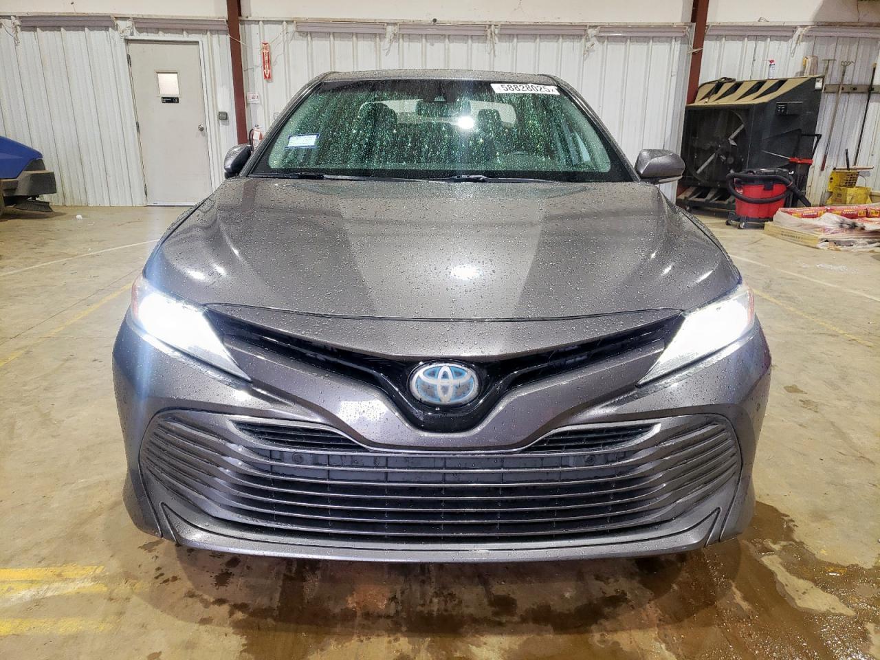 2018 Toyota Camry Hybrid - Image 5