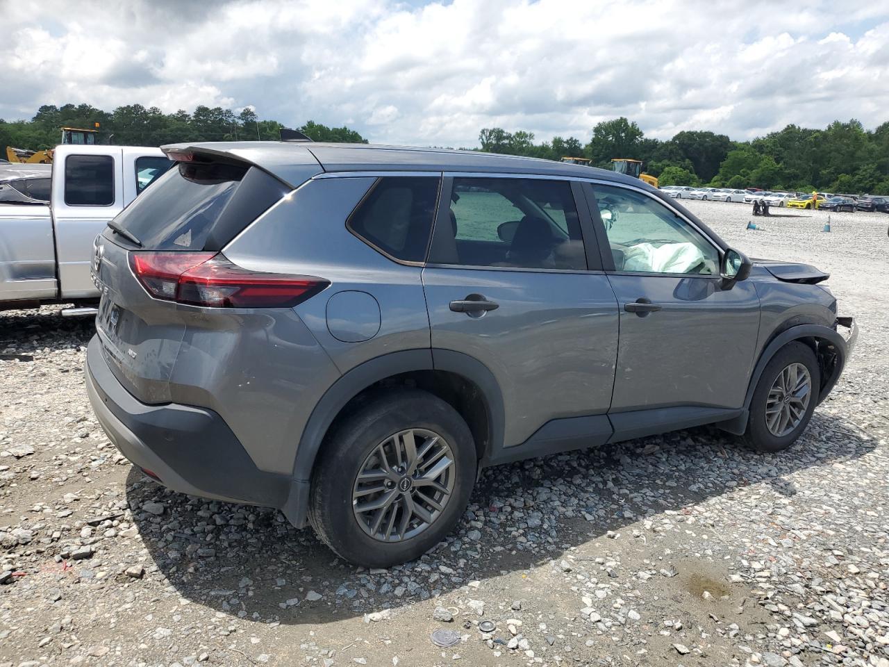 2023 Nissan Rogue S - Image 3