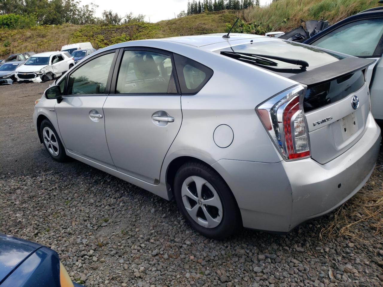 2015 Toyota Prius - Image 2