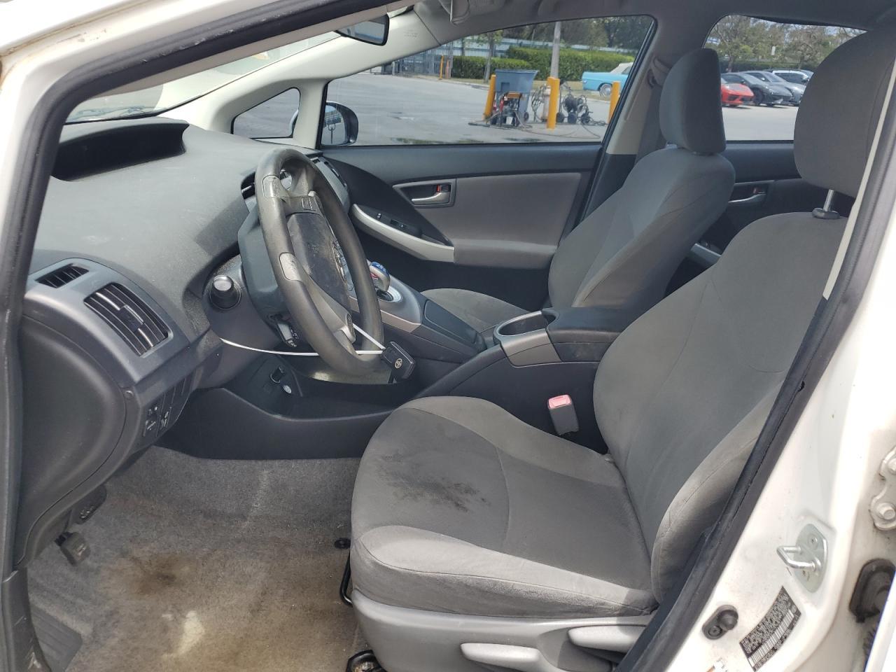 2012 Toyota Prius - Image 7