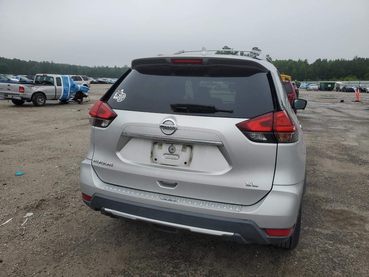 2017 Nissan Rogue S - Image 6