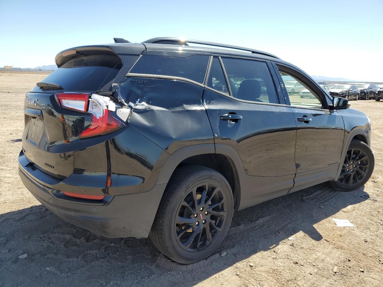 2024 GMC Terrain Slt - Image 3