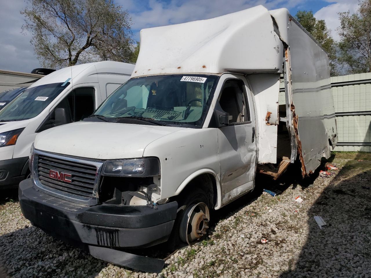 2020 GMC Savana Cutaway G3500