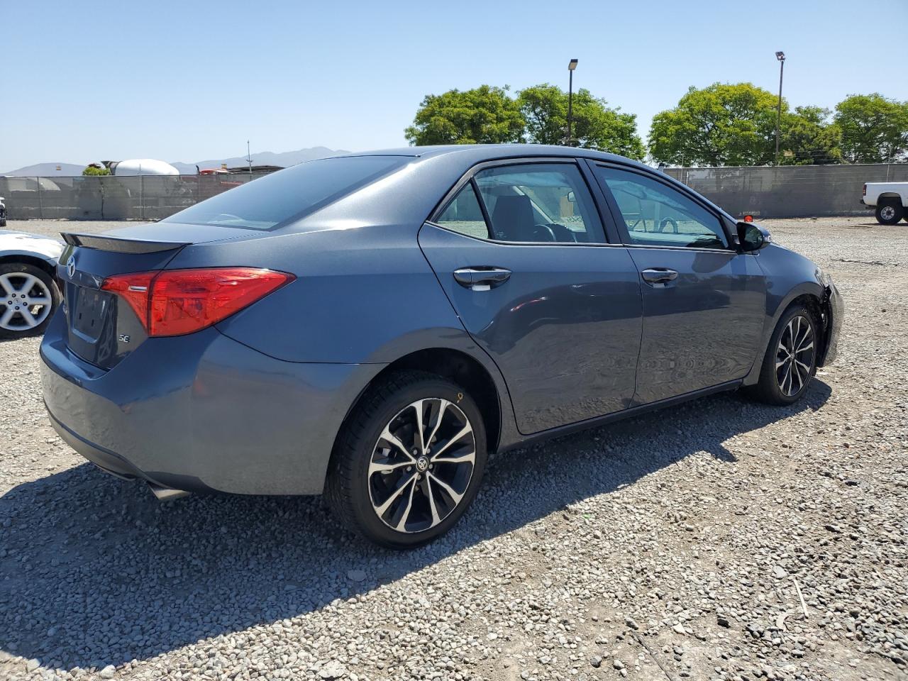 2017 Toyota Corolla Se - Фото 3