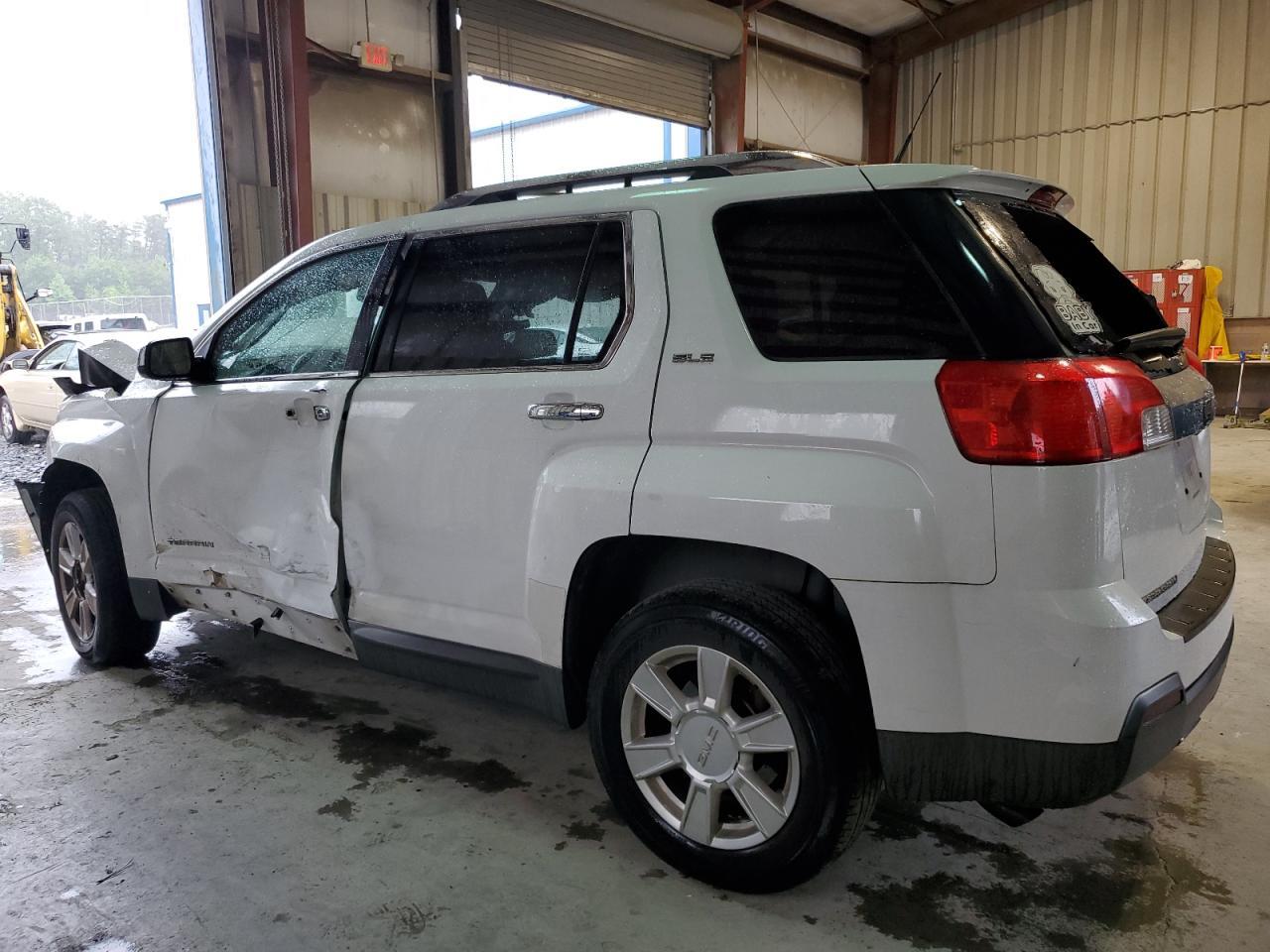 2010 GMC Terrain Sle - Image 2