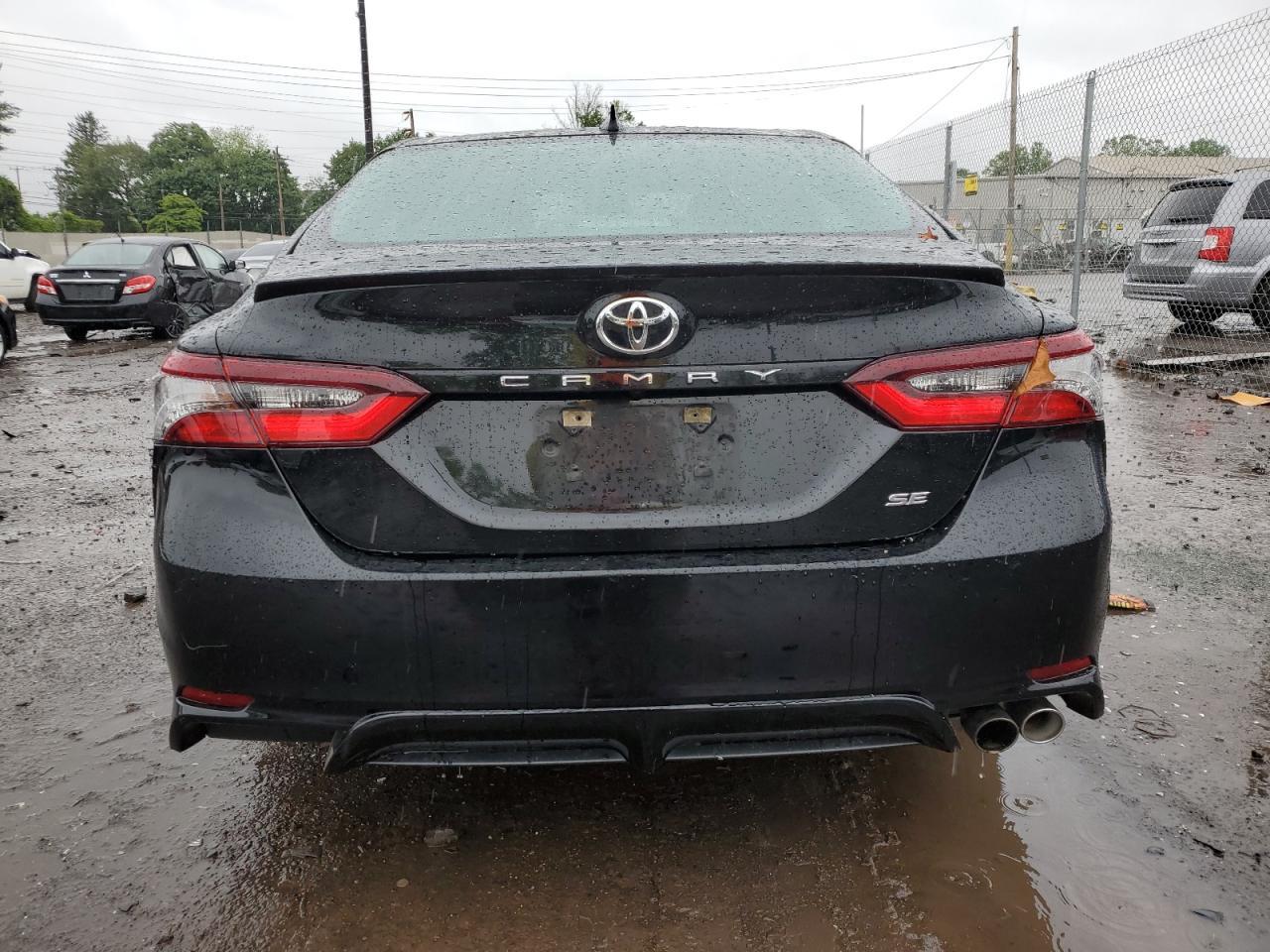 2022 Toyota Camry Se - Фото 6