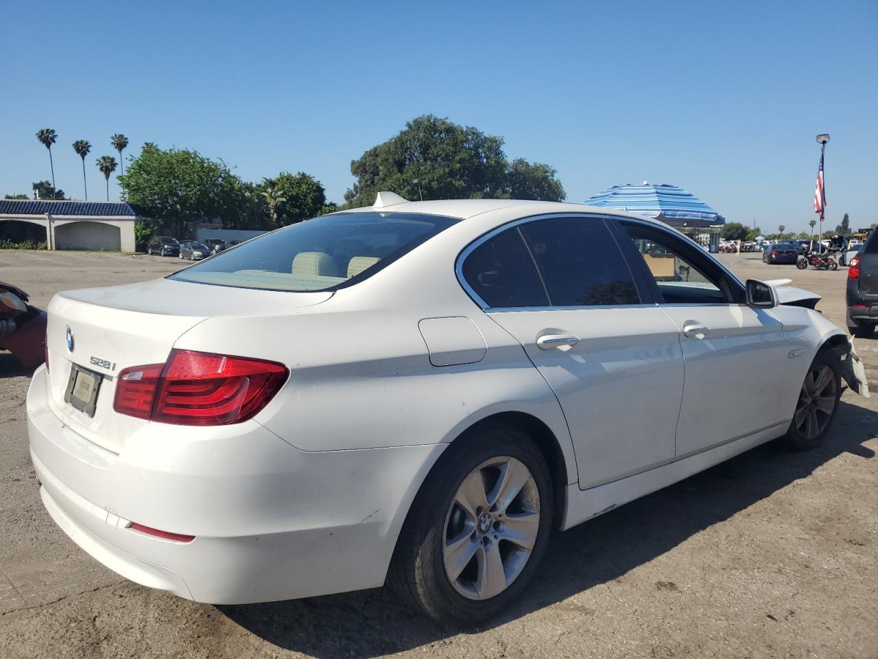 2011 BMW 528 I - Фото 3