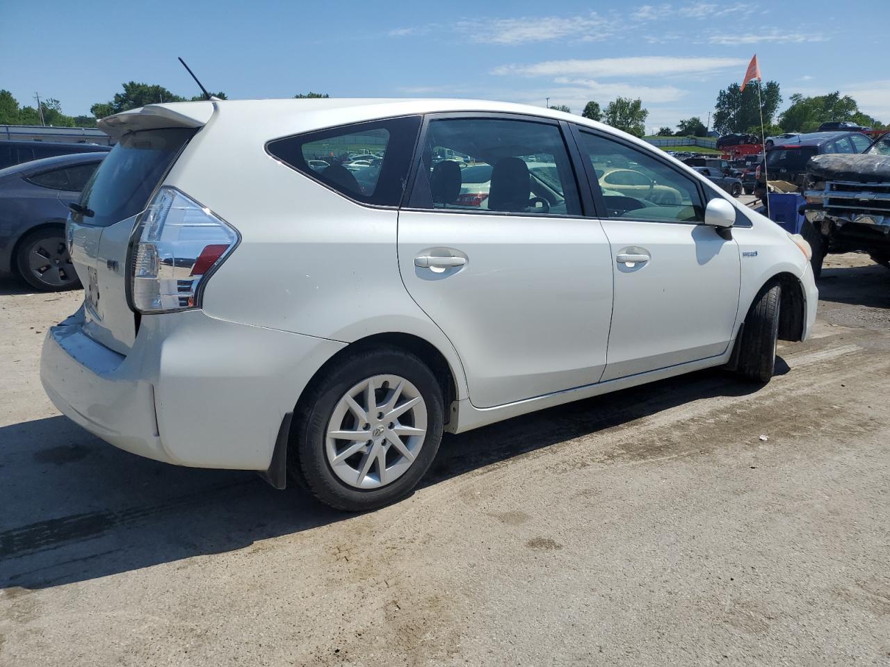 2012 Toyota Prius V - Image 3