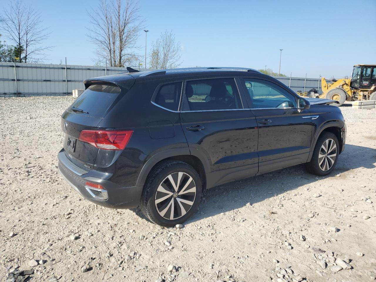 2022 Volkswagen Taos Se - Фото 3