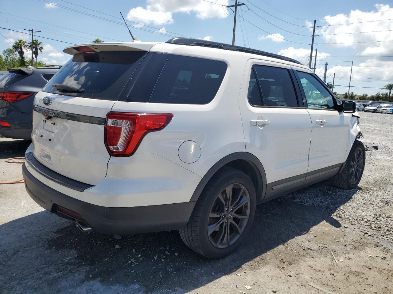 2019 Ford Explorer Xlt - Image 3