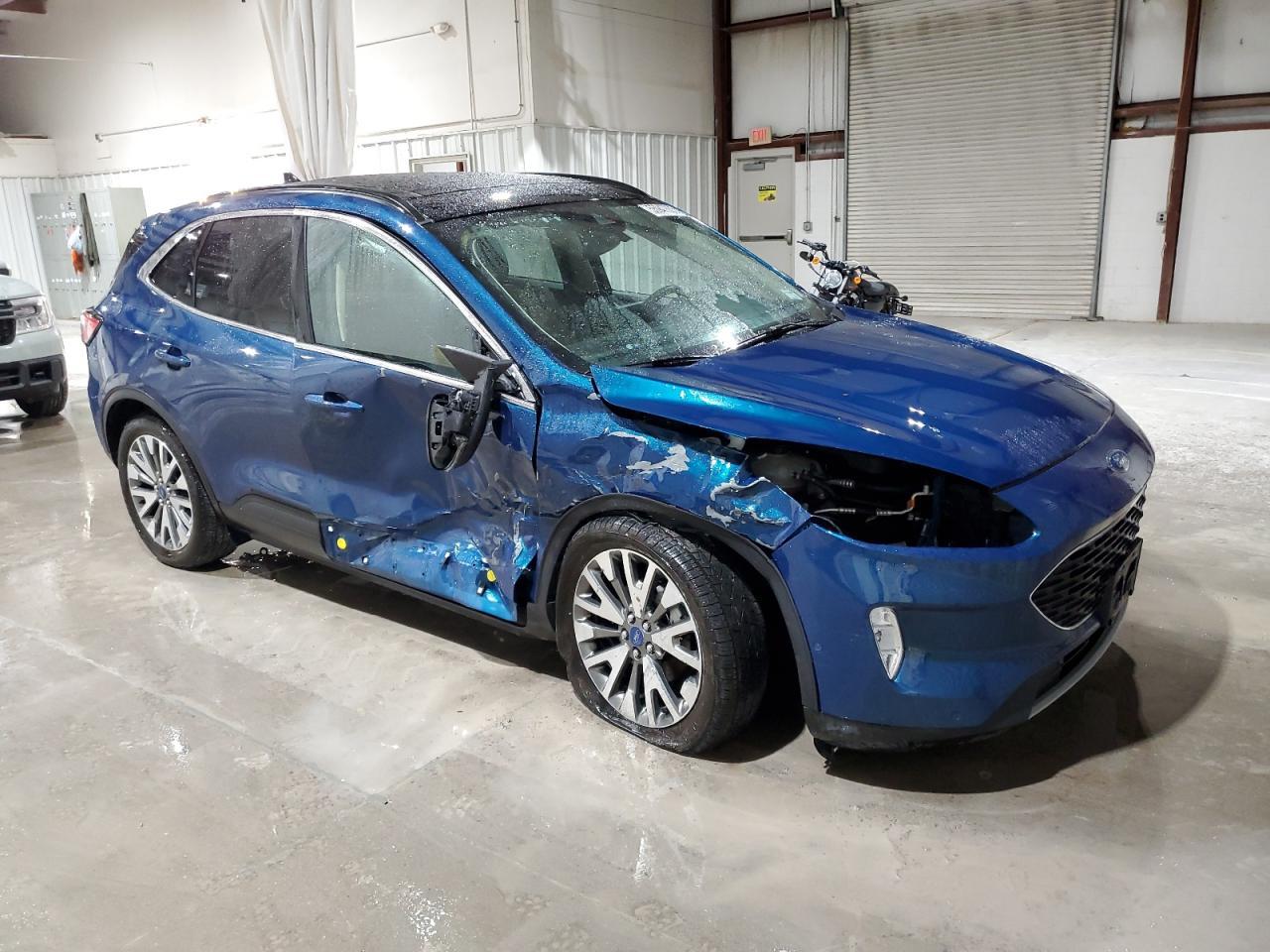 2020 Ford Escape Titanium - Image 4