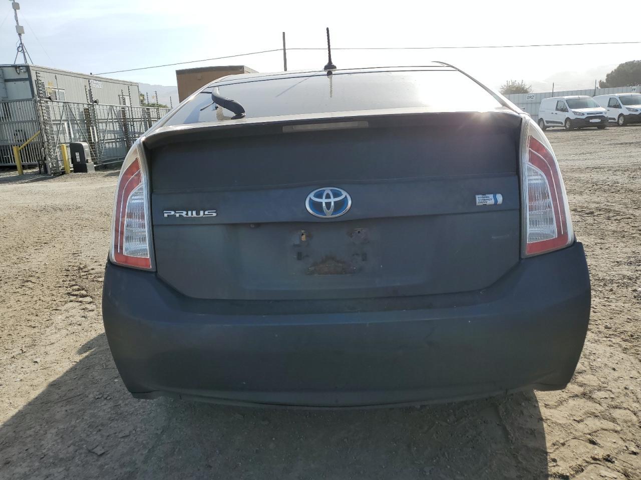 2014 Toyota Prius - Image 6
