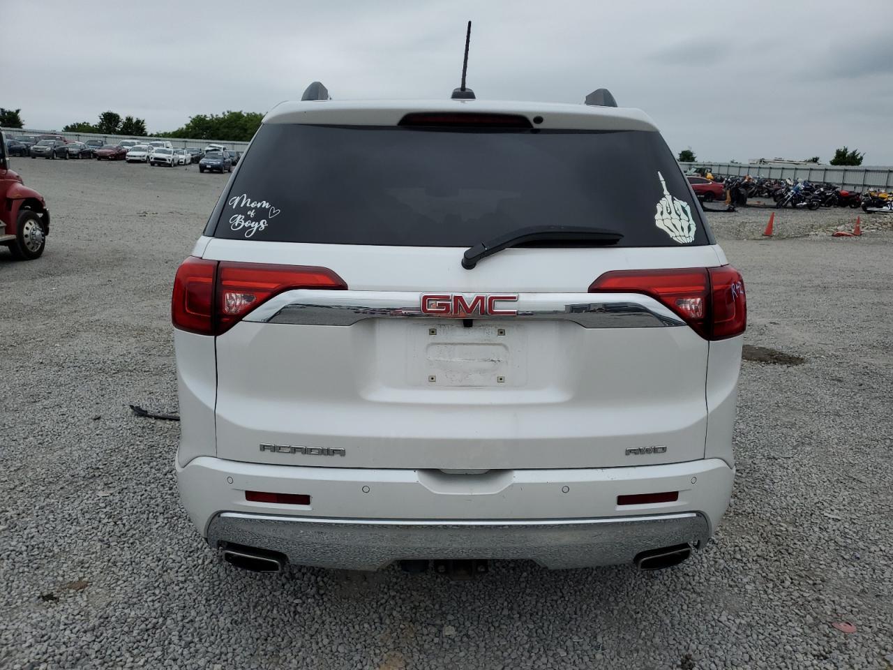 2017 GMC Acadia Denali - Фото 6