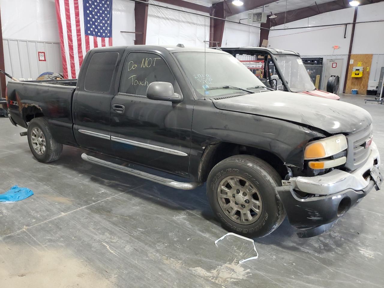 2005 GMC New Sierra K1500 - Image 4