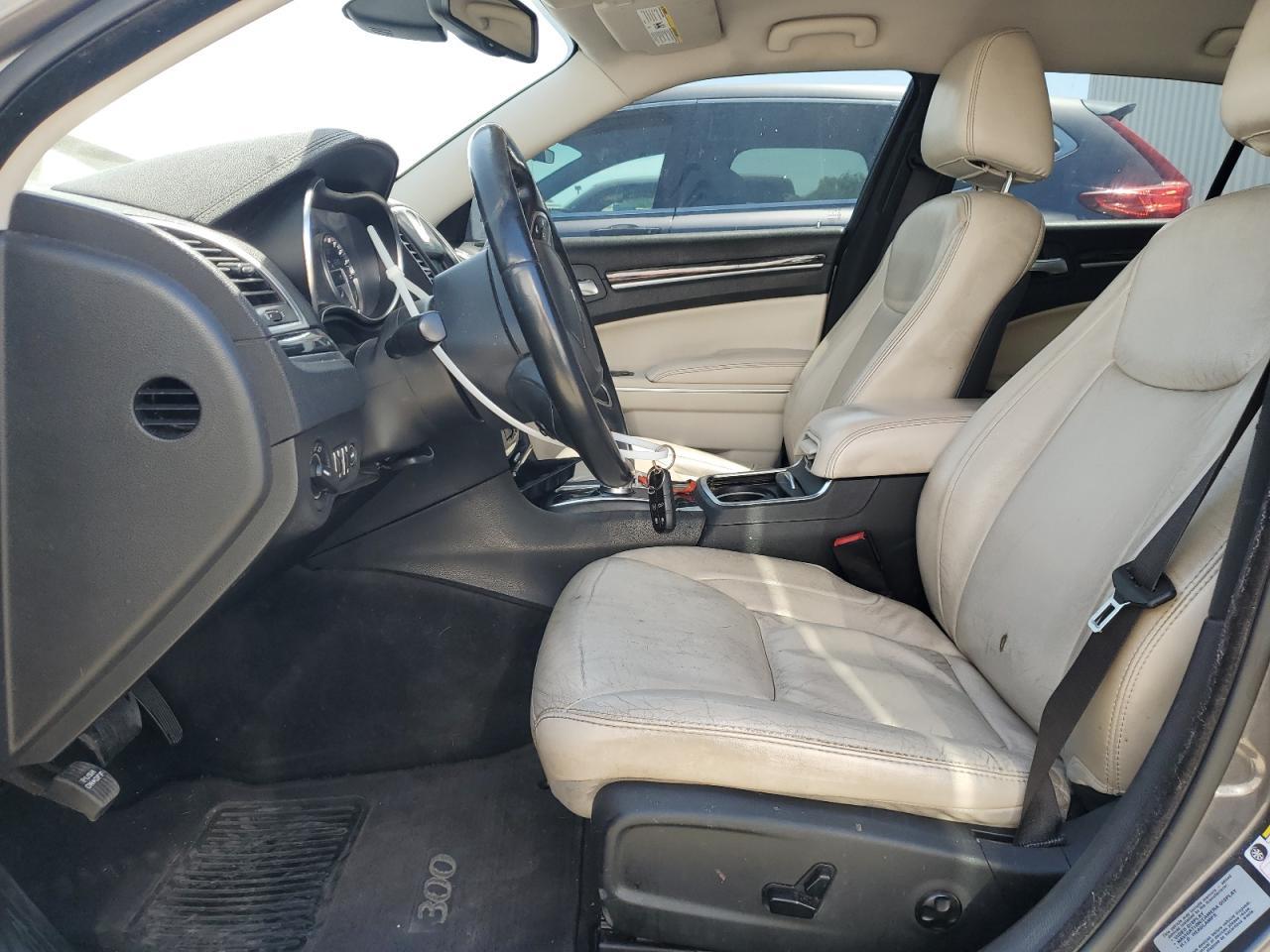 2015 Chrysler 300 Limited - Фото 7